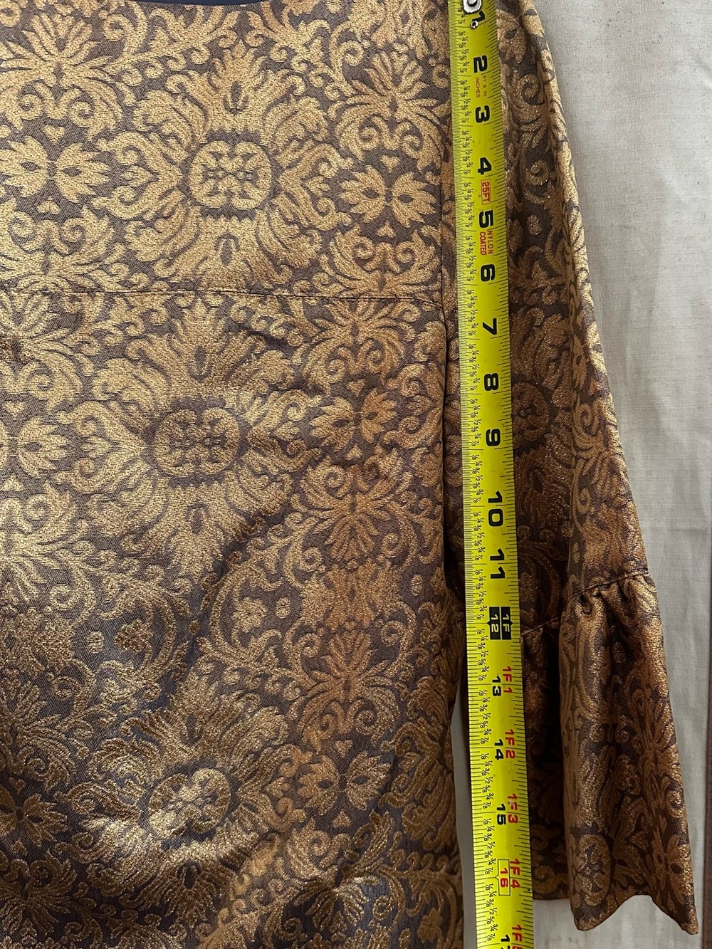 Donna Morgan Gold Metallic Brocade Shift Dress with Flared Sleeves Size 10/US - Picture 6 of 10